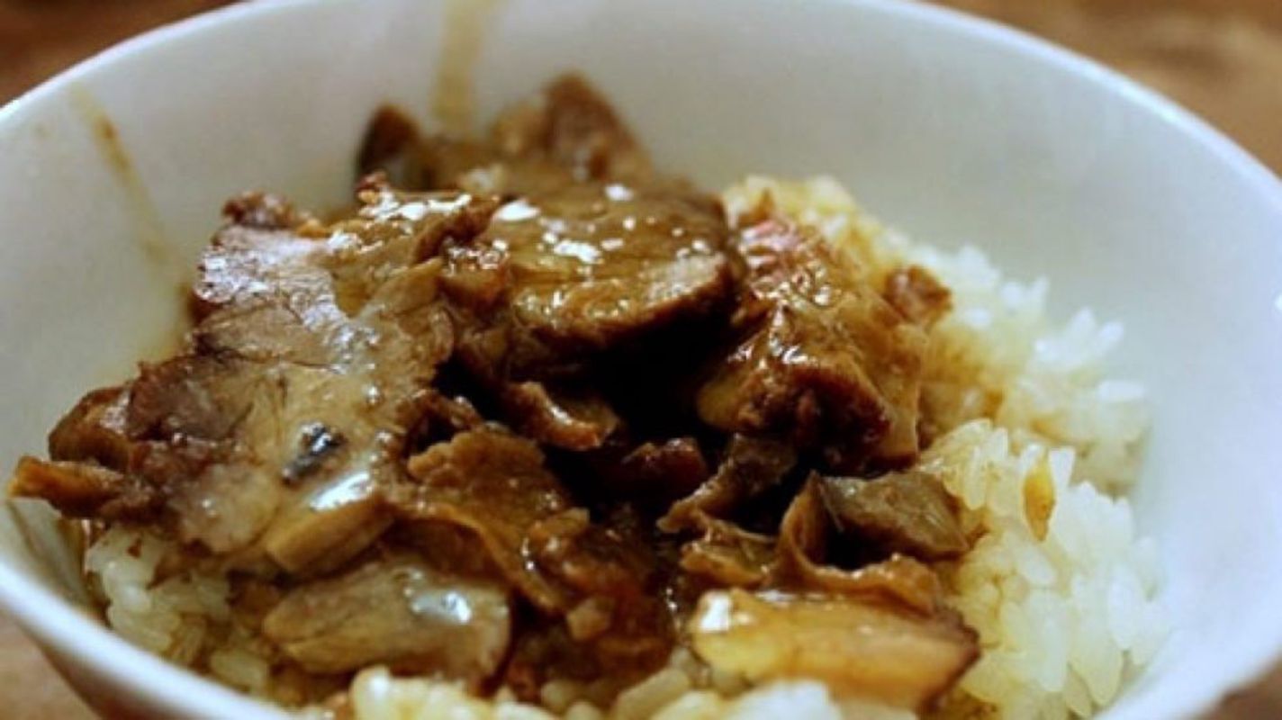 Experience Nam Dinh Tours with sustainable dining