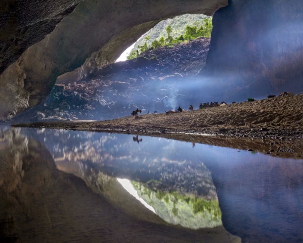 Photograph the natural allure of Quang Binh’s caves
