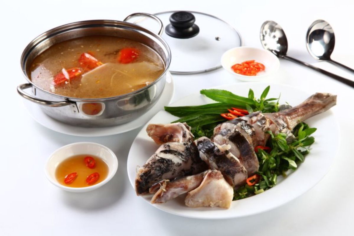 Bagrid Catfish Hotpot - "Lẩu cá lăng"