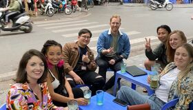 Bia Hoi Hanoi Cheering