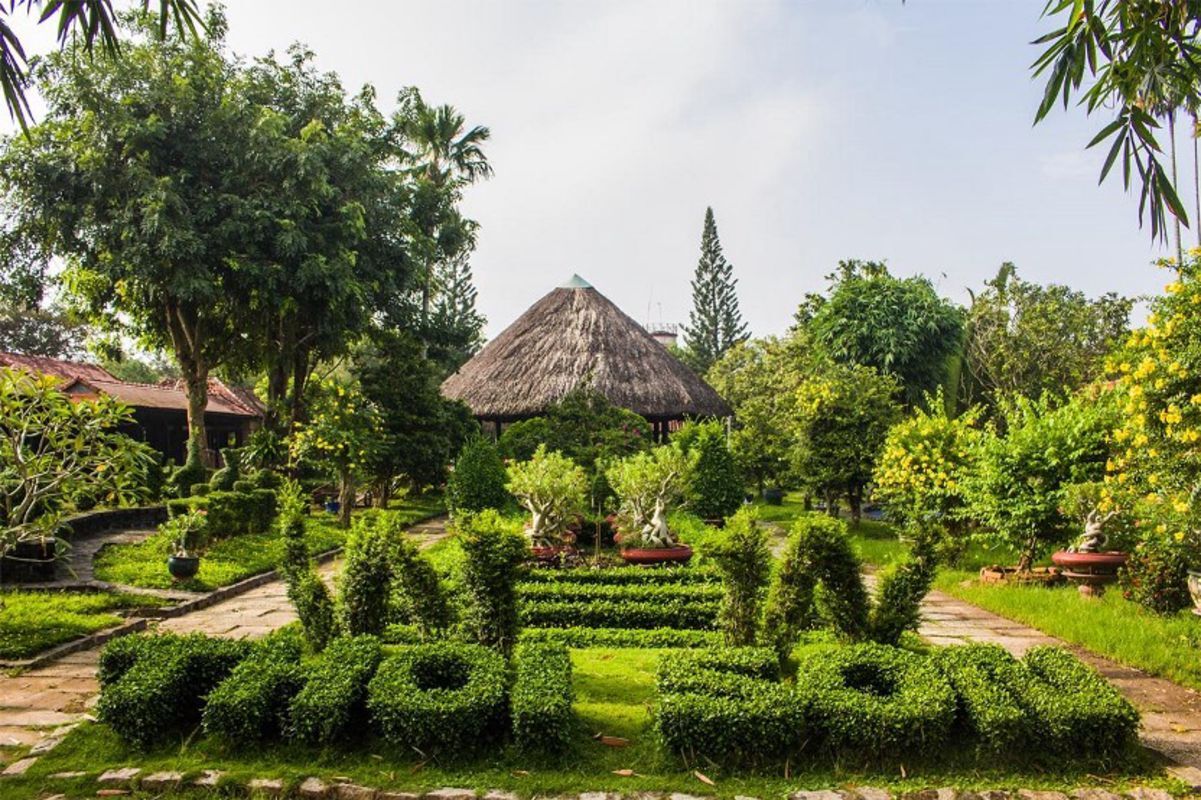 Photograph the cultural allure of Thoi Son Island’s heritage