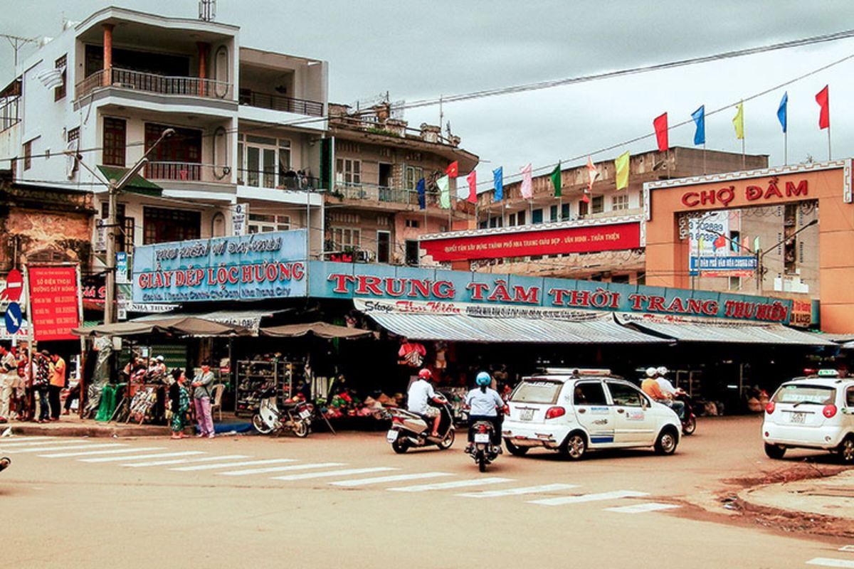 Capture the vibrant energy of Nha Trang’s eco-friendly transport