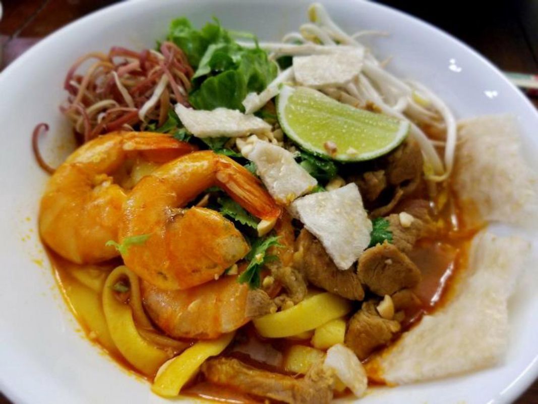 Capture the vibrant flavors of Hoi An’s culinary gem