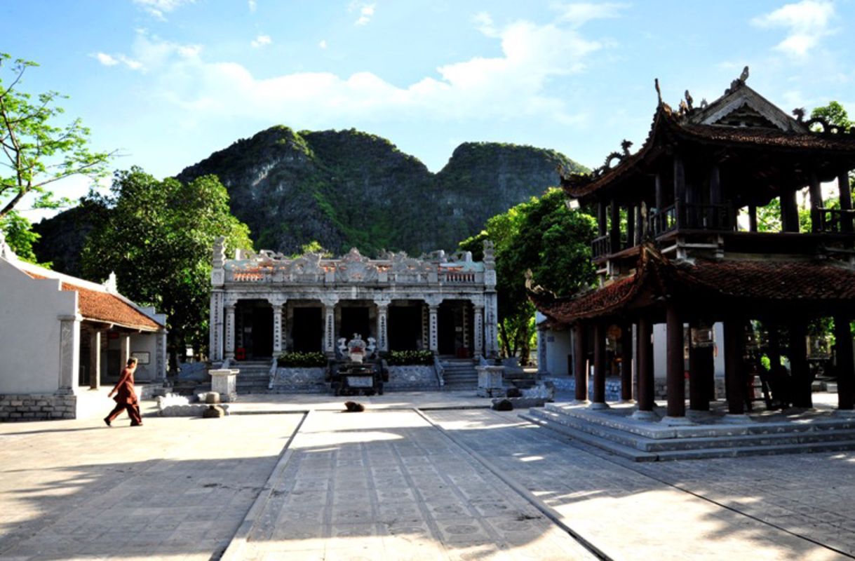 Thai Vi Temple - Embrace the vibrant spirit of Ninh Binh Travel adventures