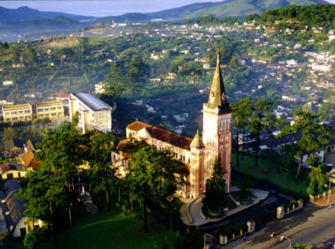 Start your Da Lat Travel with scenic vistas