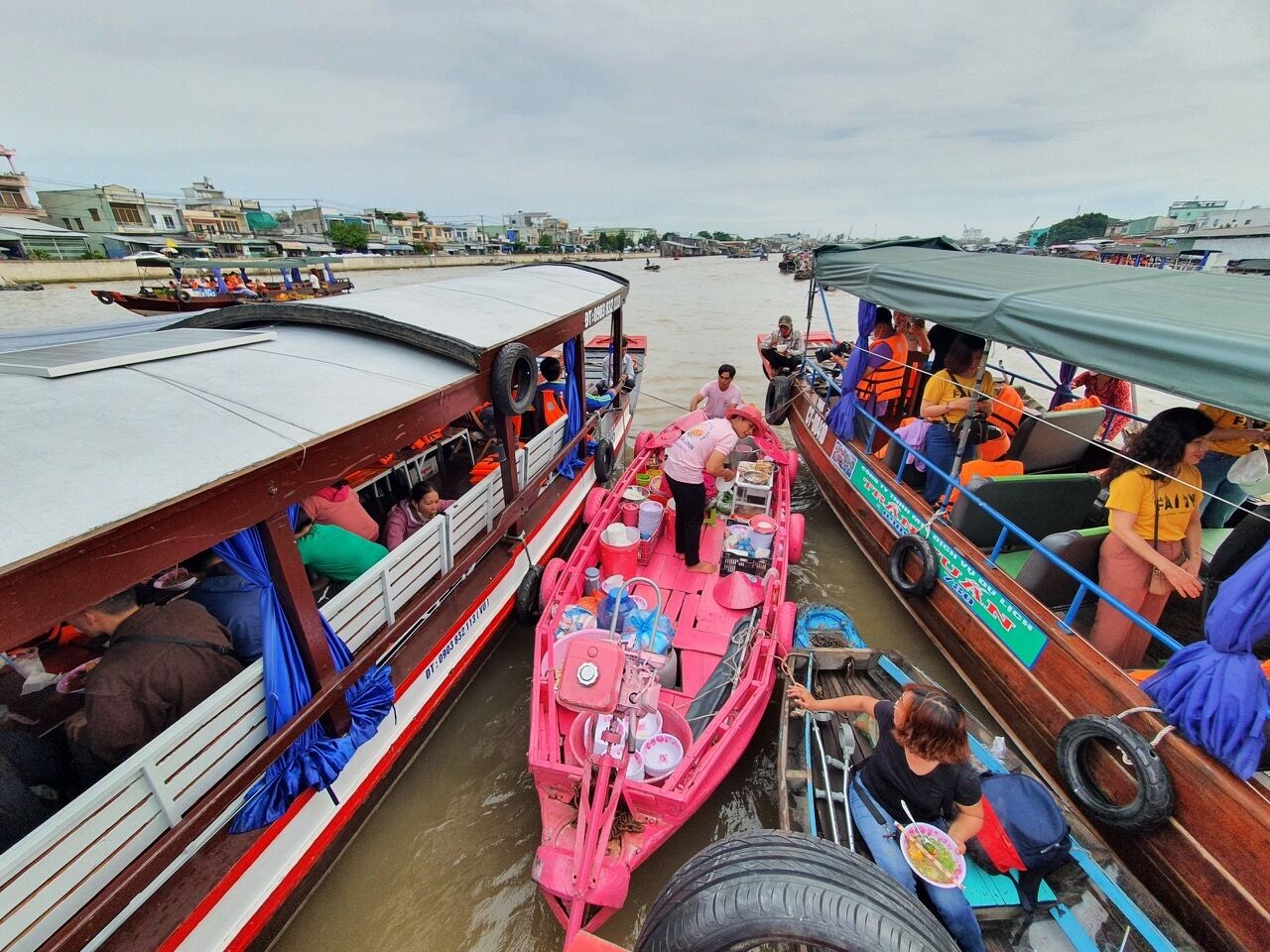 Experience Vietnam’s waters with guided tours