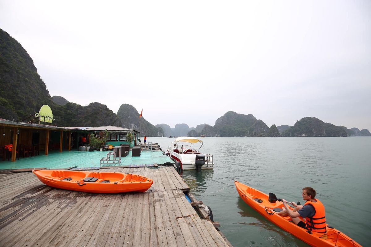 Capture the serene beauty of Cat Ba’s coastal gem