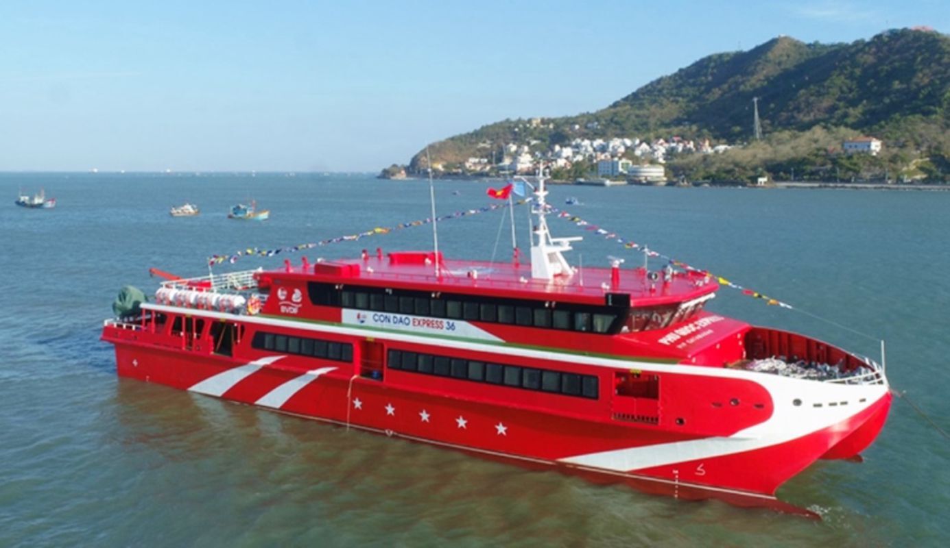 Capture the scenic gateway to Con Dao’s eco-haven