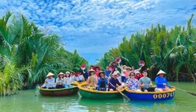 Hoi An Family Fun Day Tour: Beach, Basket Boat & Ancient Town Discovery