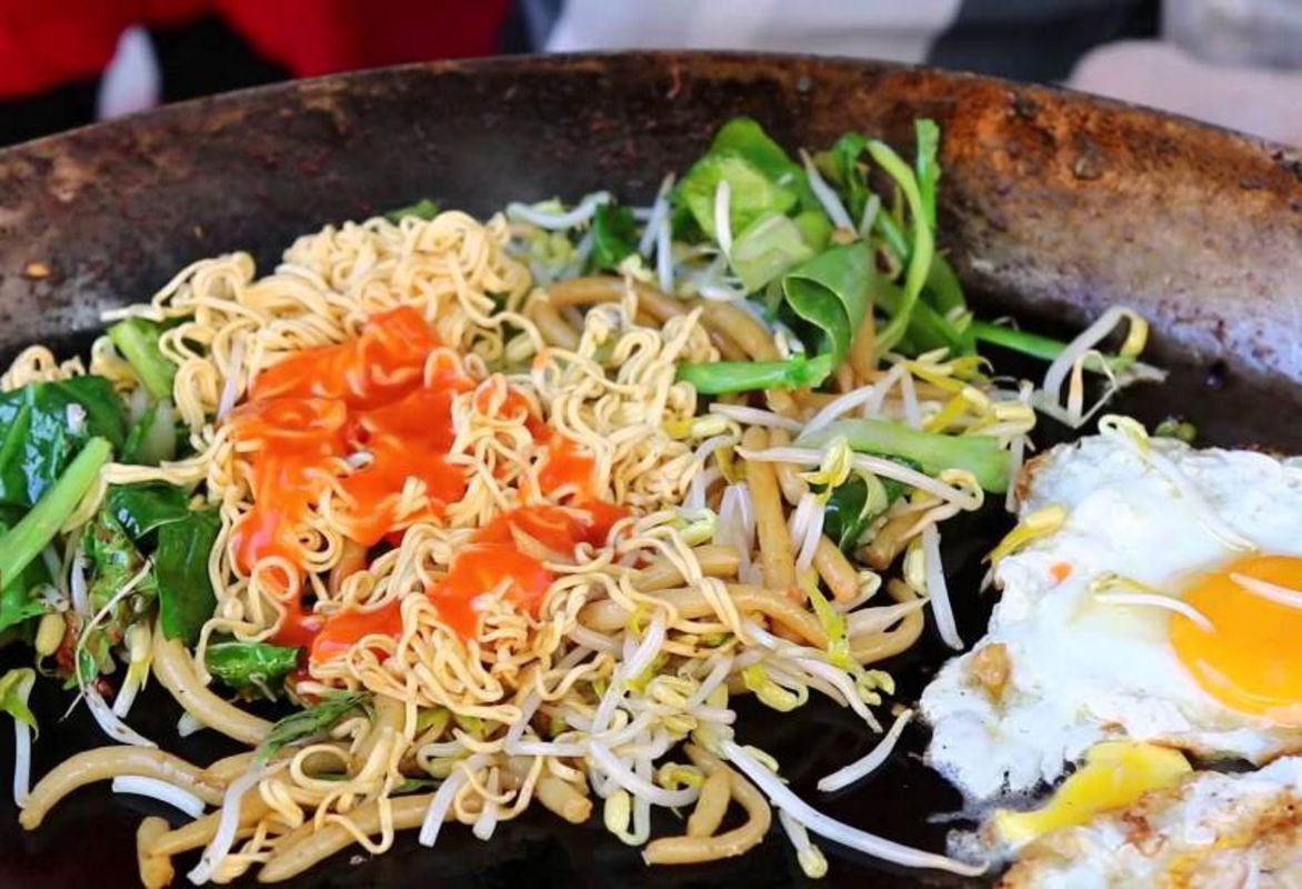 Photograph the authentic allure of Phnom Penh’s food scene