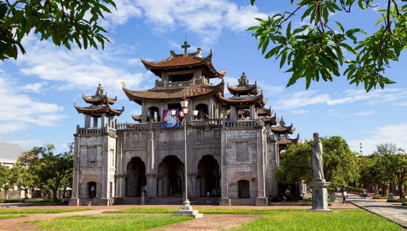 Dive into the serene charm of Ninh Binh Travel
