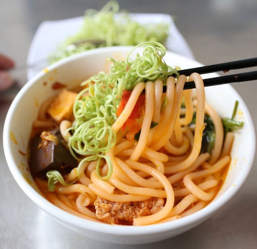 Red noodle Soup - “Bún đỏ”