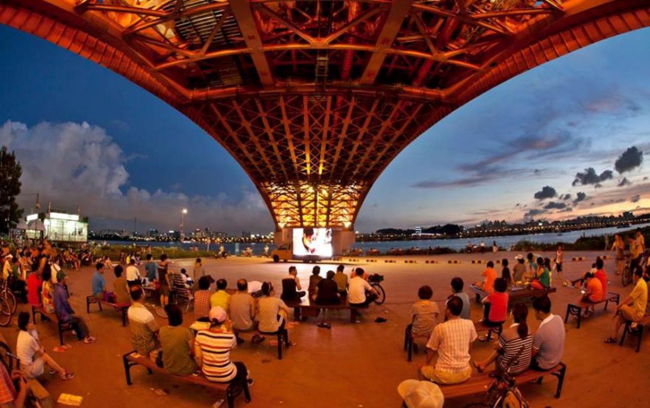 Join a guided walk across Da Nang’s vibrant icon