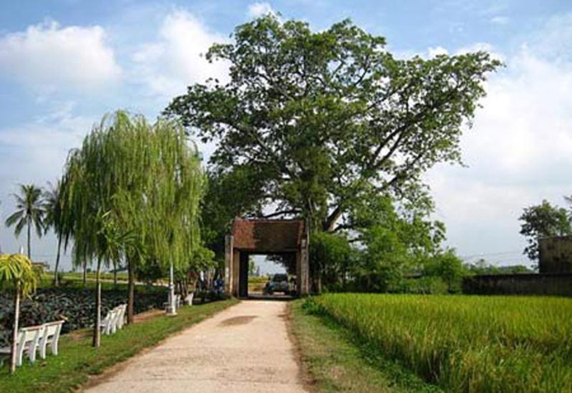 Duong Lam Ancient Village