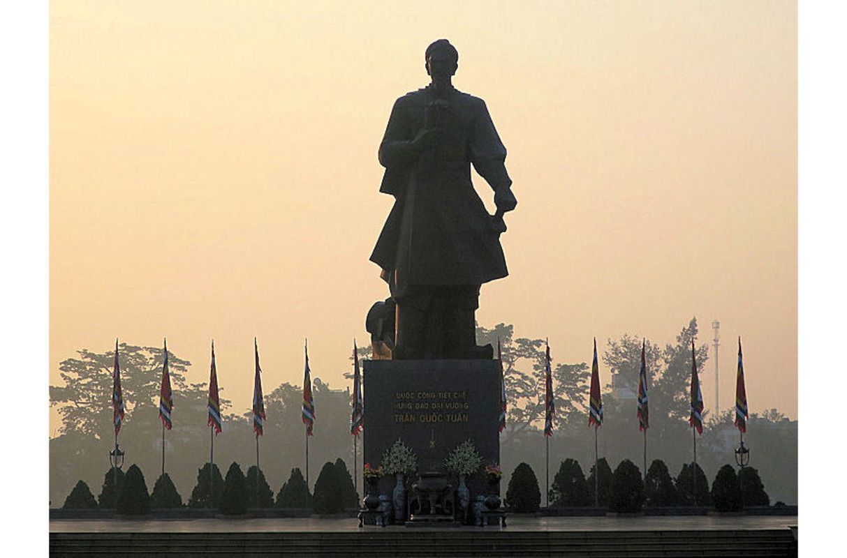 Tran Hung Dao Monument - Photograph the historic allure of Ninh Binh’s heritage