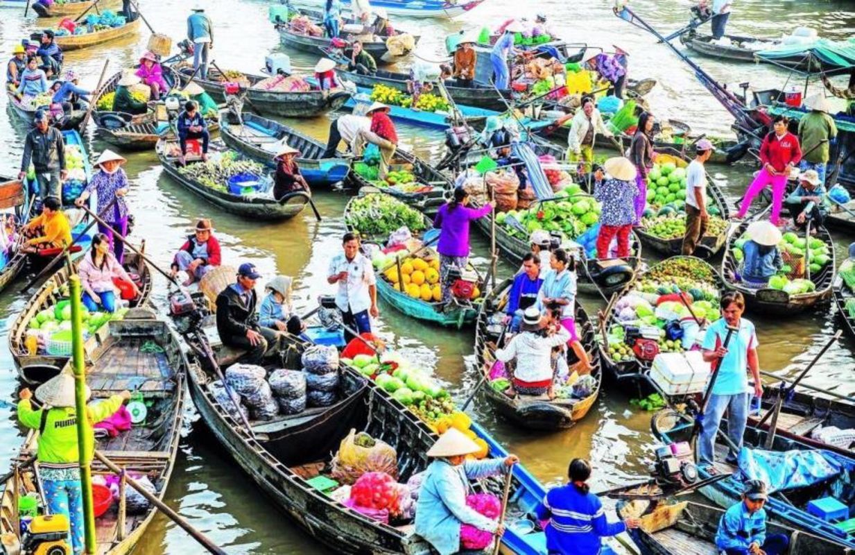 Long Xuyen Floating Market