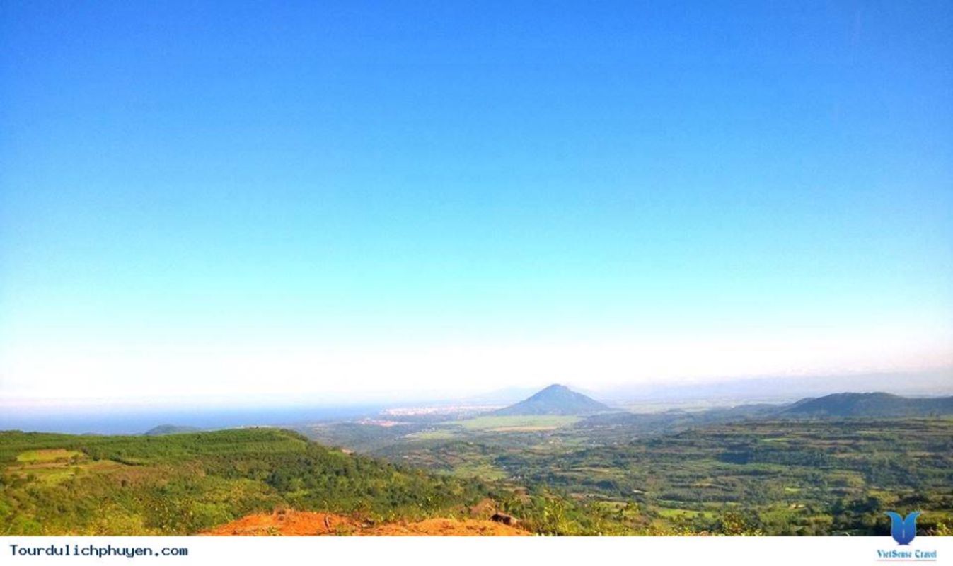 Capture the serene beauty of Van Hoa’s highland gem