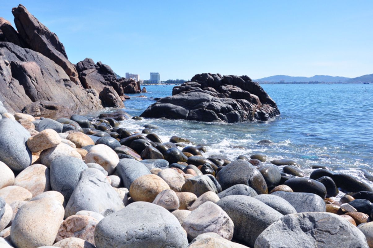 Capture the coastal beauty of Quy Nhon’s turquoise gem