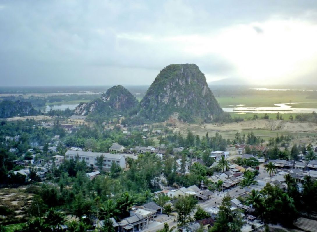 Photograph the historic allure of Da Nang’s elemental peaks