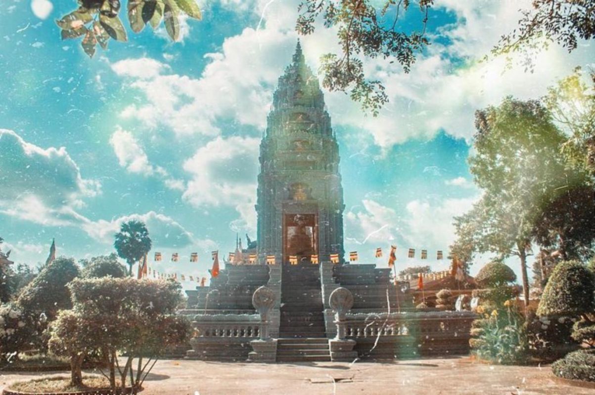 Wat Pătum Wôngsa Som Rông Pagoda
