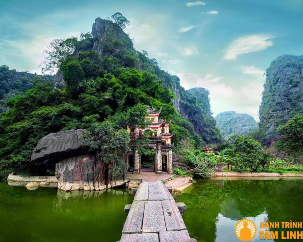 Start your Ninh Binh Travel with serene vistas