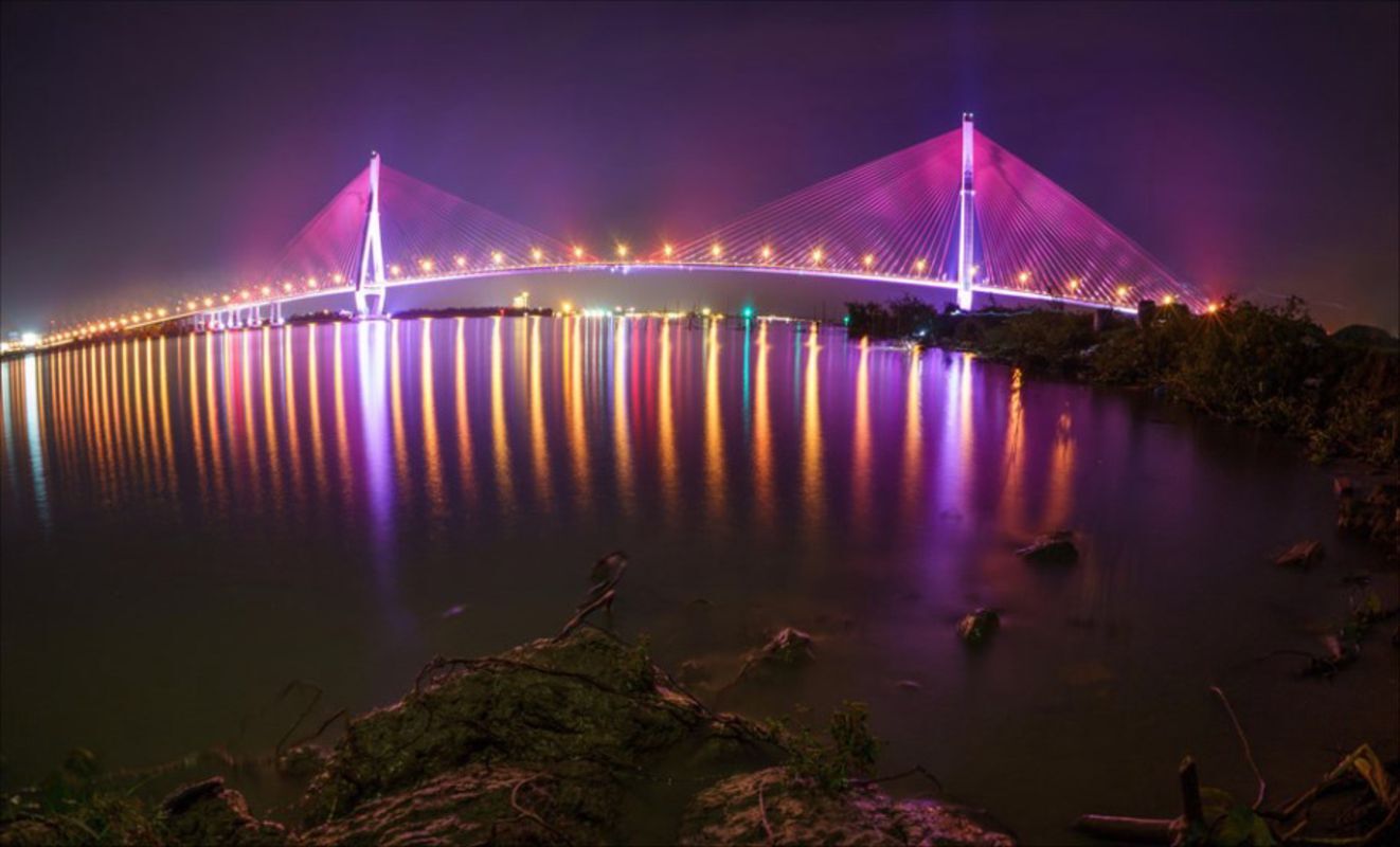 Capture the majestic beauty of Can Tho’s engineering gem