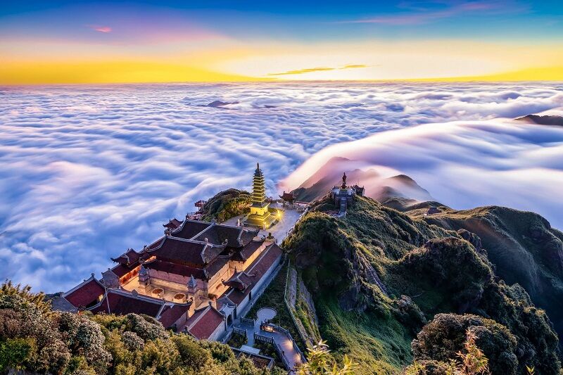 Capture the dramatic beauty of Fansipan’s mountain views