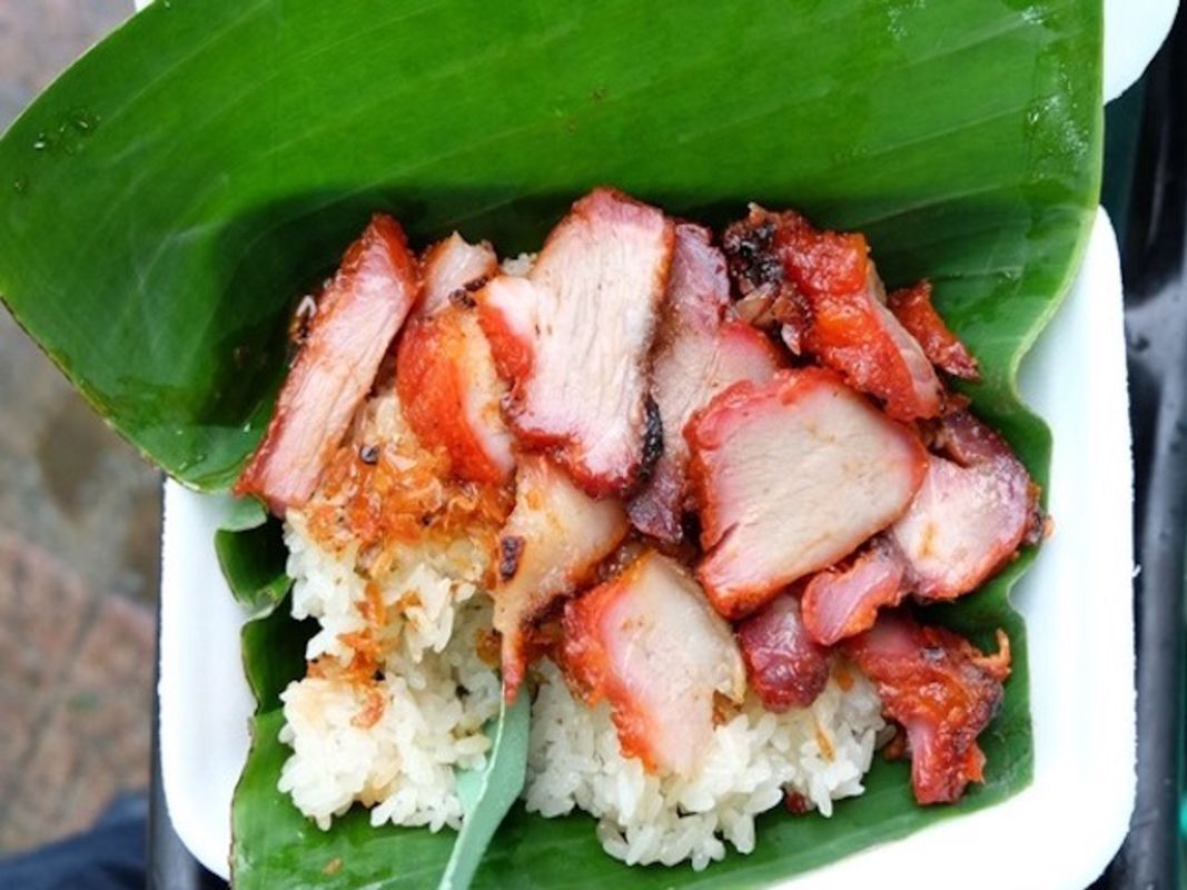 Capture the fragrant allure of Xôi Xíu’s culinary gem