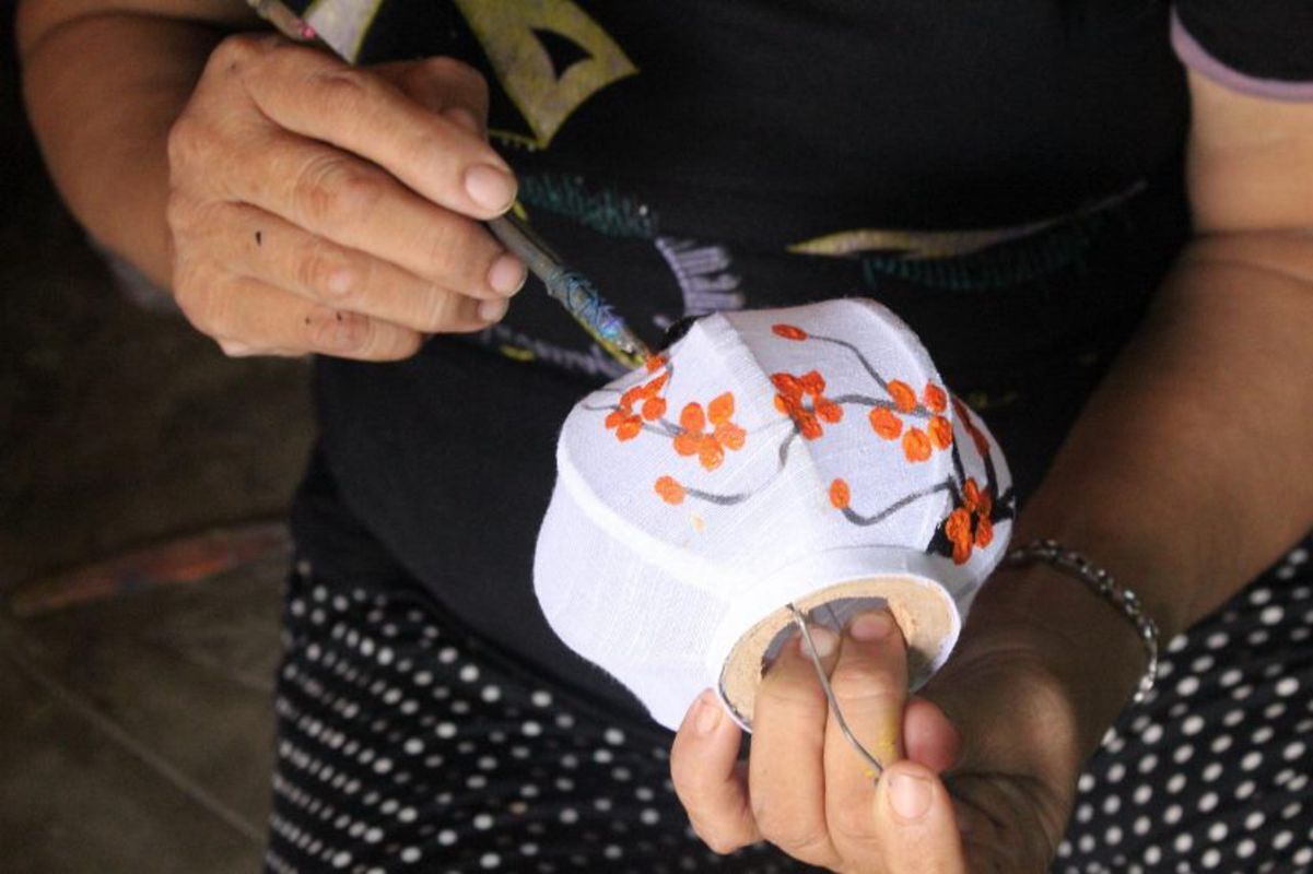 Capture the glowing beauty of Hoi An’s cultural treasure