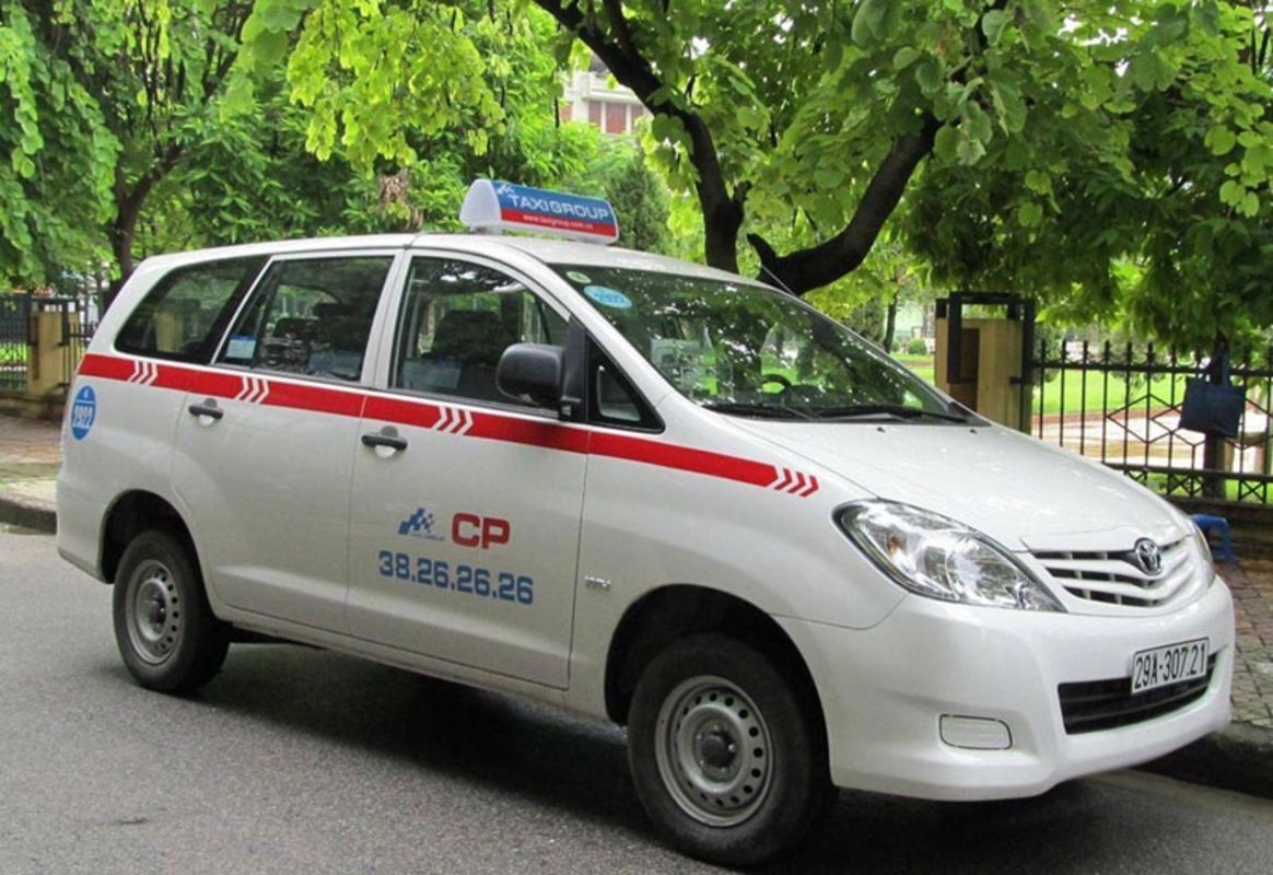 Start your Đền Đông Hương Travel with peaceful vibes