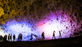 Halong Bay Cruise-Thien Cung Cave