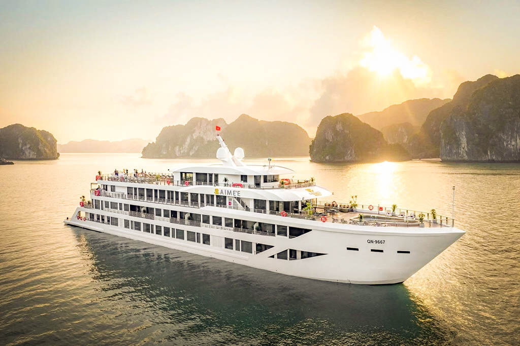 Panoramic views await on Aime'e Cruise