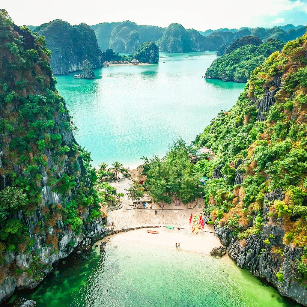 Escape the everyday with a peaceful Halong Bay retreat
