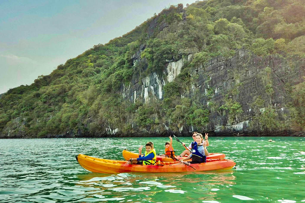 Paddle into Halong’s hidden lagoon