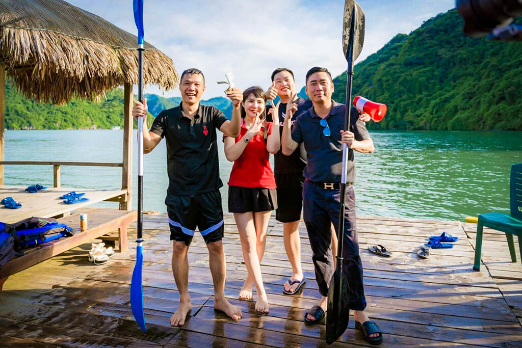 Celebrating travel moments with your cruise group