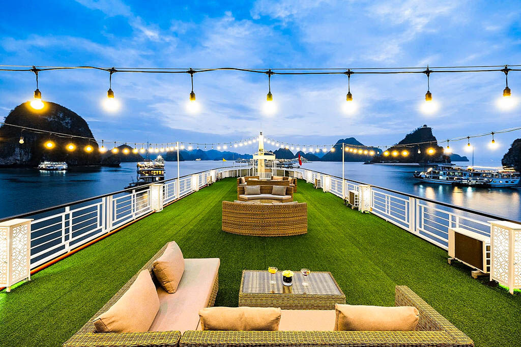 Savor flavors under Halong’s stars