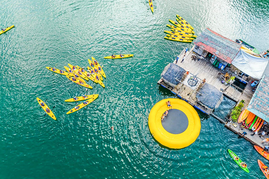 Immerse in Halong Bay’s hidden lagoons
