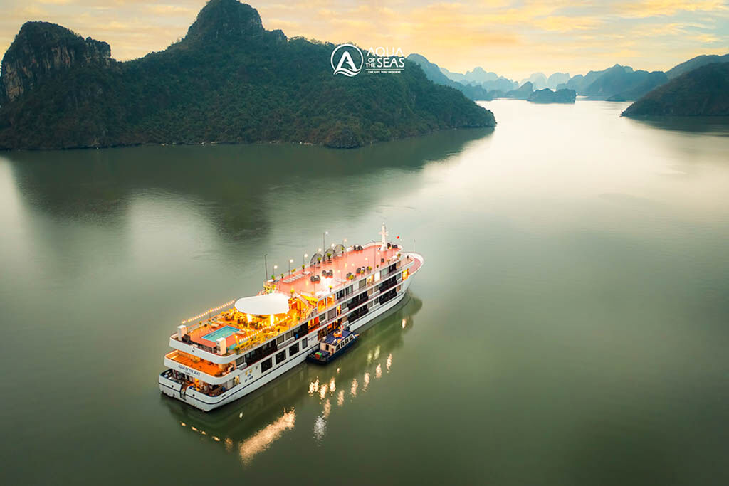 Halong Bay Cruise-Aqua of the