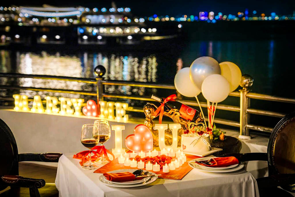 Let evening light turn Halong Bay into romance
