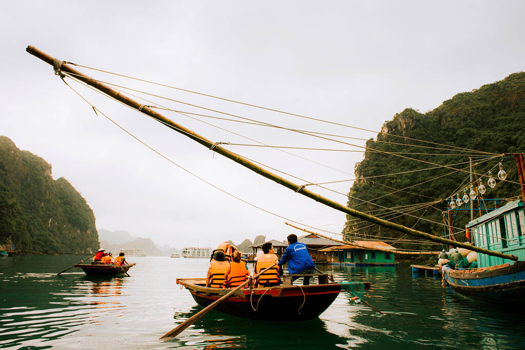Paddle through history in Cua Van Village