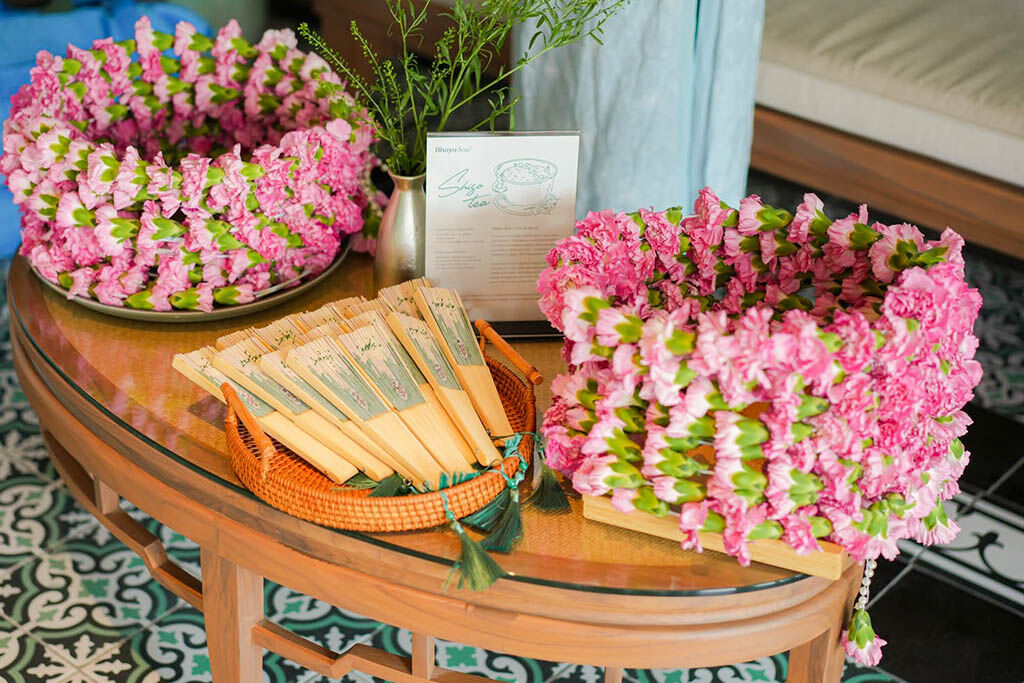 Immerse yourself in the luxury of Halong Bay cruising