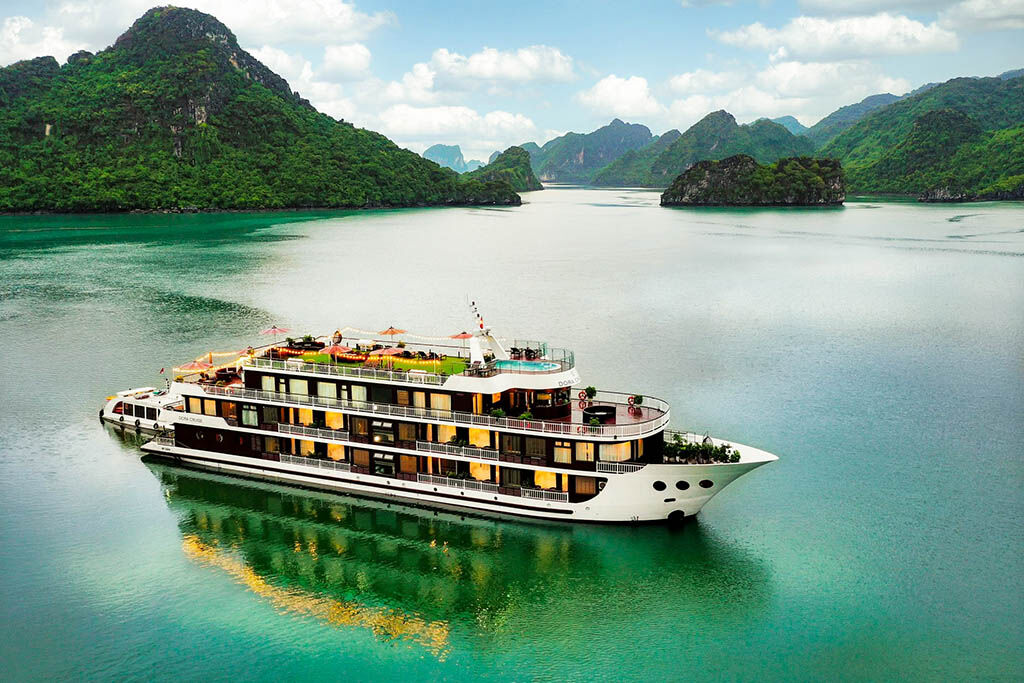 Sail into luxury with Dora Cruise in Halong Bay