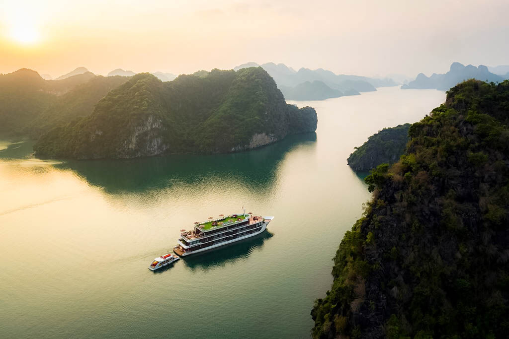 Start your day with peace aboard Dora Cruise