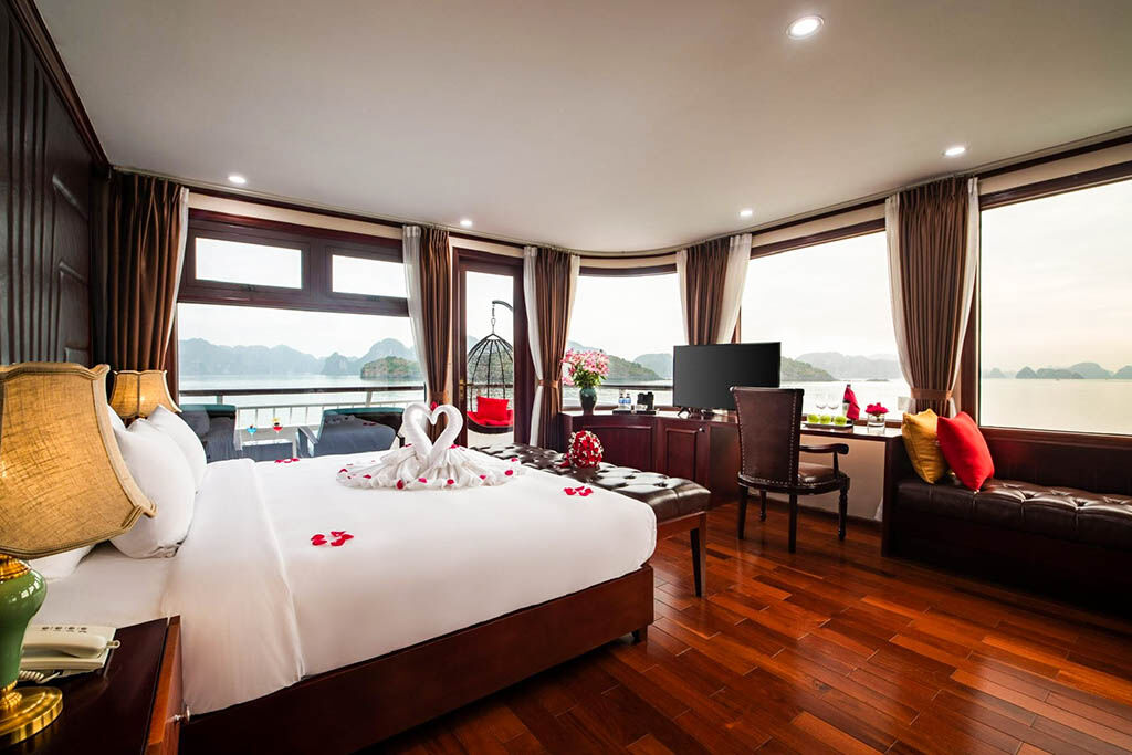 Wake up to Halong’s iconic karsts