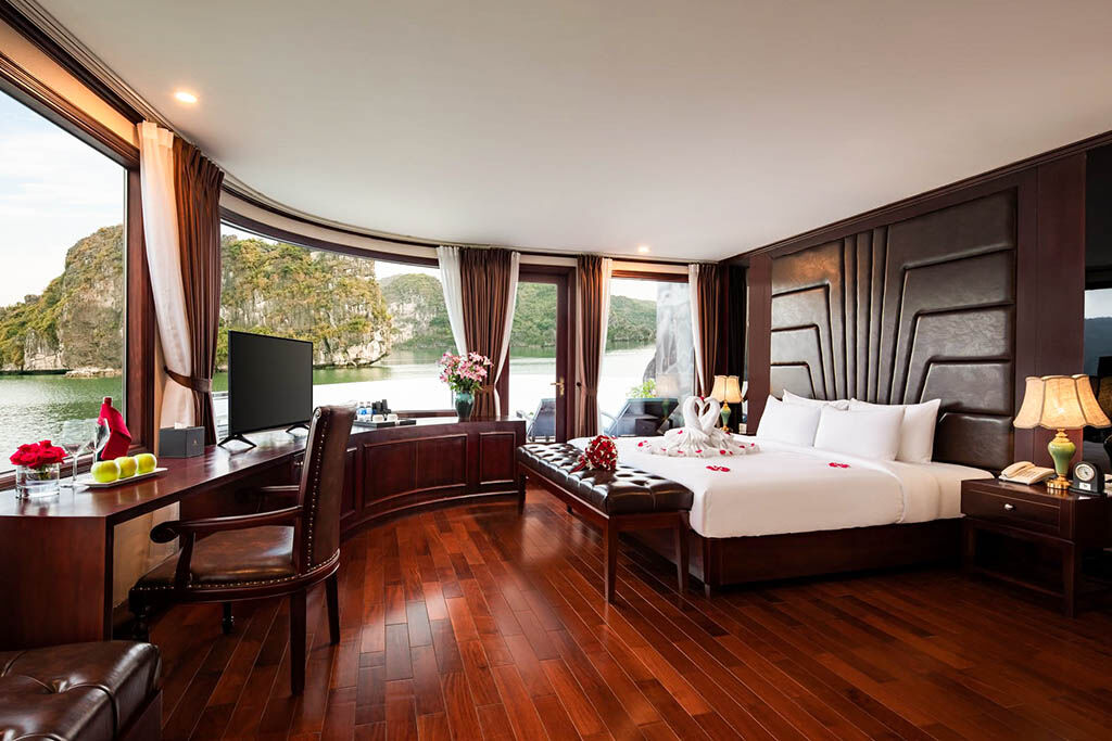 Relax in 5-star comfort with panoramic views