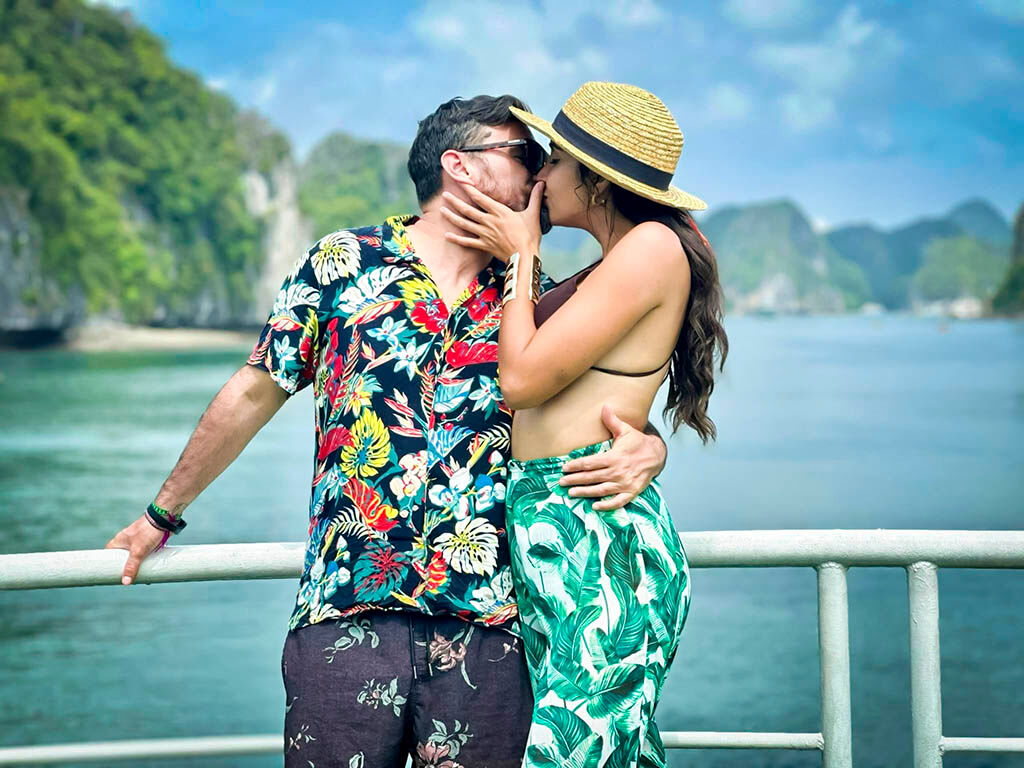 When love meets the rhythm of the waves