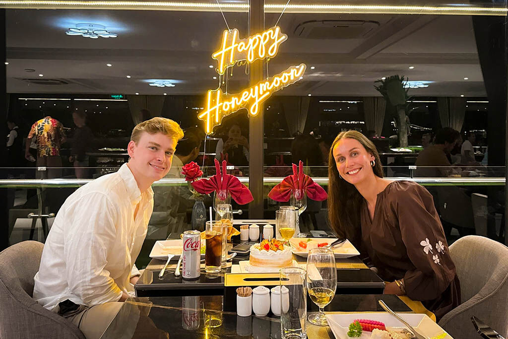 Celebrate love surrounded by Halong Bay’s endless beauty