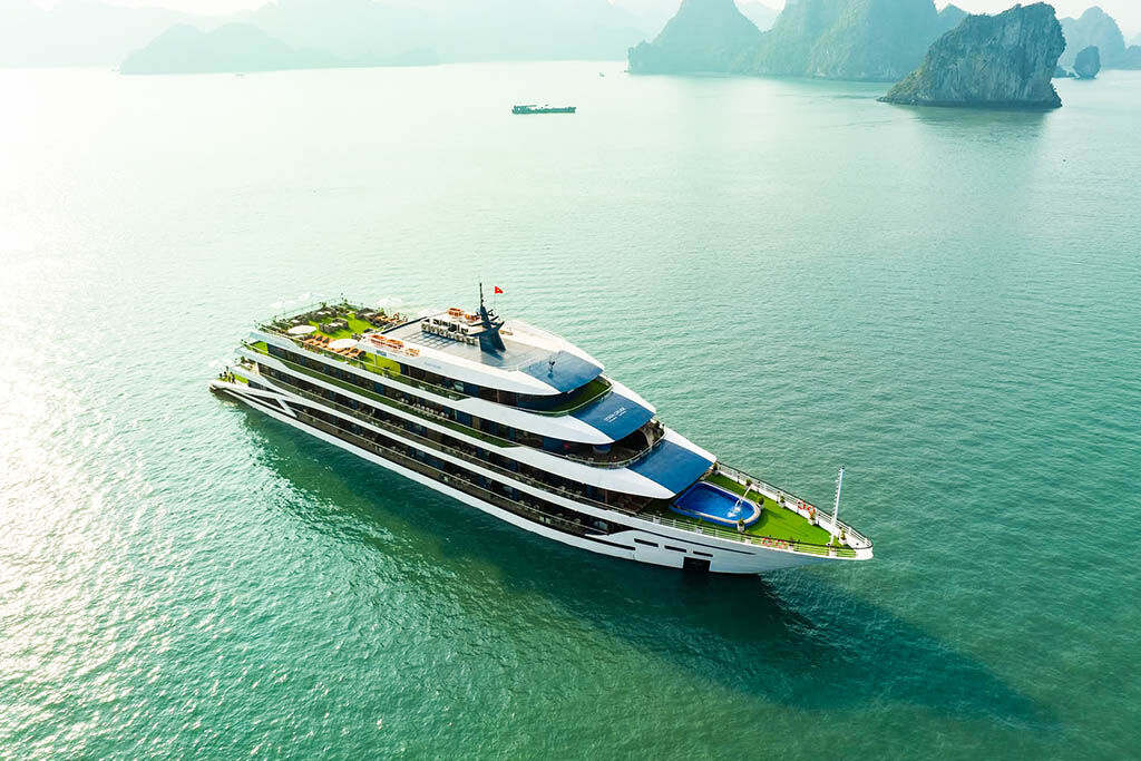 Wake up to Halong Bay’s timeless beauty
