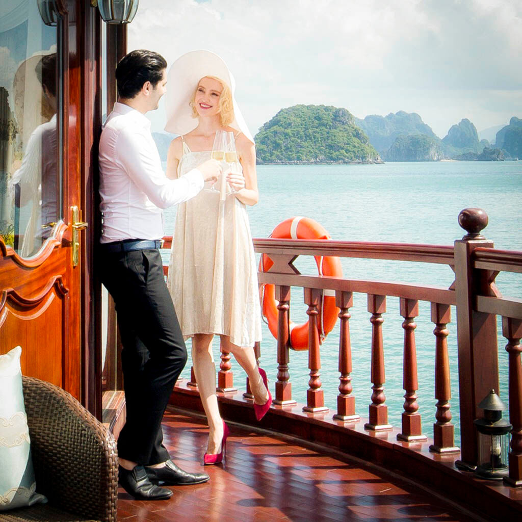 When love meets the rhythm of the waves