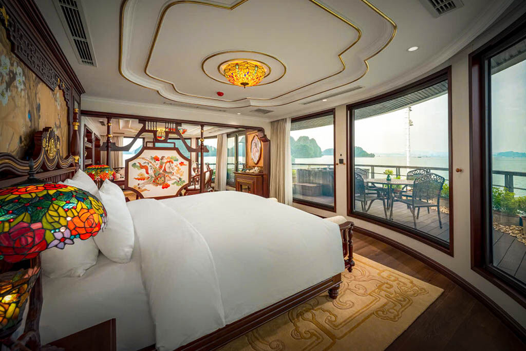 Unwind in elegance while cruising Halong Bay’s tranquil waters
